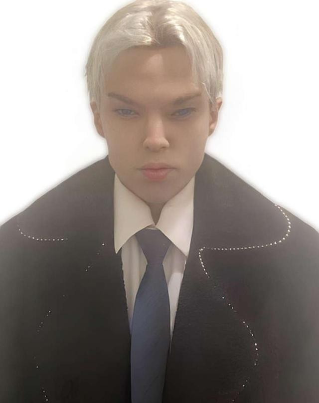 Nam diễn viên đã chi hơn 5,1 tỷ đồng cho 12 lần giải phẫu để thay đổi khuôn mặt. Ảnh: TMZ Nam diễn viên đã chi hơn 5,1 tỷ đồng cho 12 lần giải phẫu để thay đổi khuôn mặt. Ảnh: TMZ