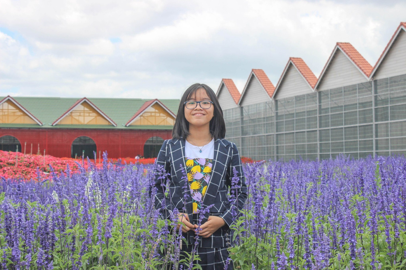 Cát Vương cho biết đằng sau “hào quang rực rỡ” là những giờ phút phải chịu đựng tiếng ồn do thi công. Cát Vương cho biết đằng sau “hào quang rực rỡ” là những giờ phút phải chịu đựng tiếng ồn do thi công.