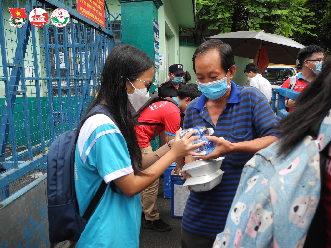 Sau những tháng ngày rong ruổi cùng Hoa phượng đỏ, các chiến sĩ tình nguyện lại có cho mình nhiều kỷ niệm khó quên. Ảnh: Chiến dịch Hoa phượng đỏ trường THPT Gia Định. Sau những tháng ngày rong ruổi cùng Hoa phượng đỏ, các chiến sĩ tình nguyện lại có cho mình nhiều kỷ niệm khó quên. Ảnh: Chiến dịch Hoa phượng đỏ trường THPT Gia Định.