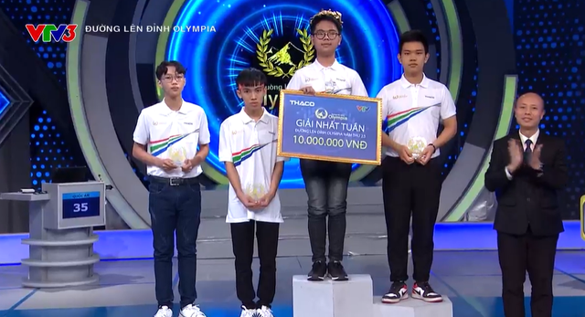 Dương Tiến Hải giành chiến thắng với 330 điểm. Nguồn: Fanpage Đường Lên Đỉnh Olympia Dương Tiến Hải giành chiến thắng với 330 điểm. Nguồn: Fanpage Đường Lên Đỉnh Olympia