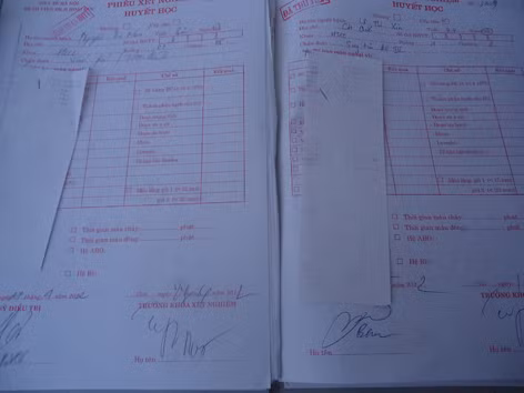 Một số phiếu xét nghiệm do chị Nguyệt ký được gửi kèm đơn thư tố ngược