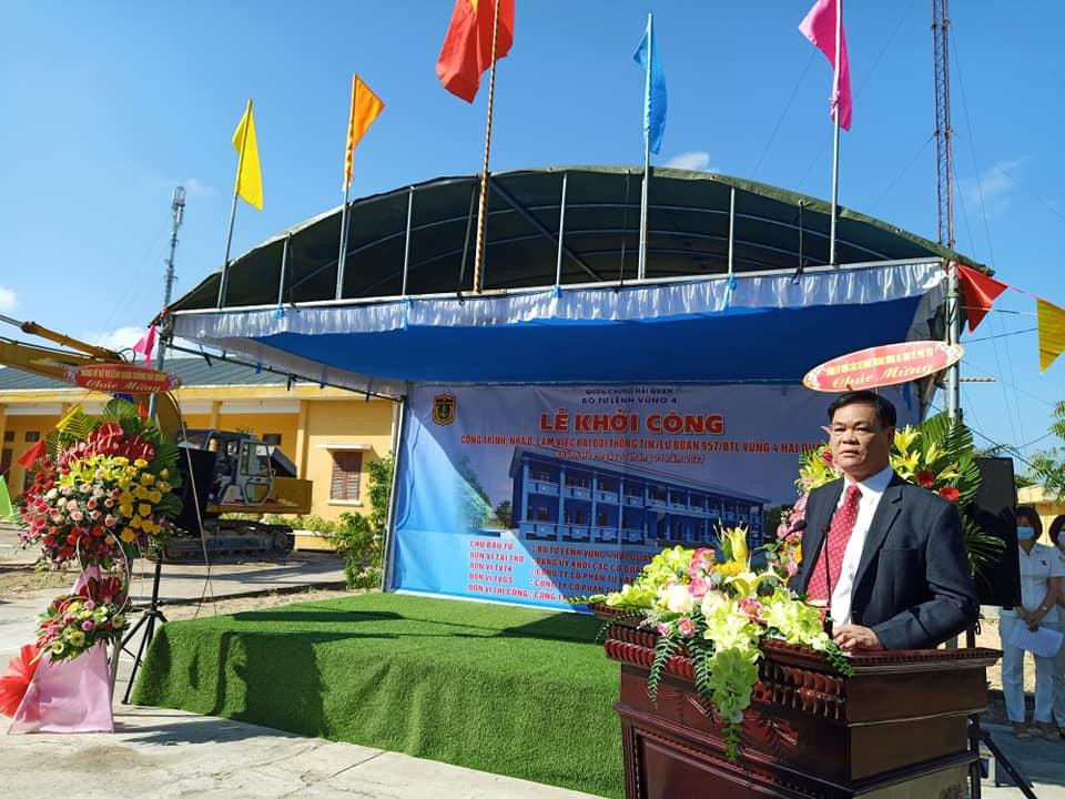 ông Huỳnh Tấn Việt, Uỷ viên Trung ương Đảng, Bí thư Đảng uỷ Khối các cơ quan Trung ương phát biểu tại buổi lễ.