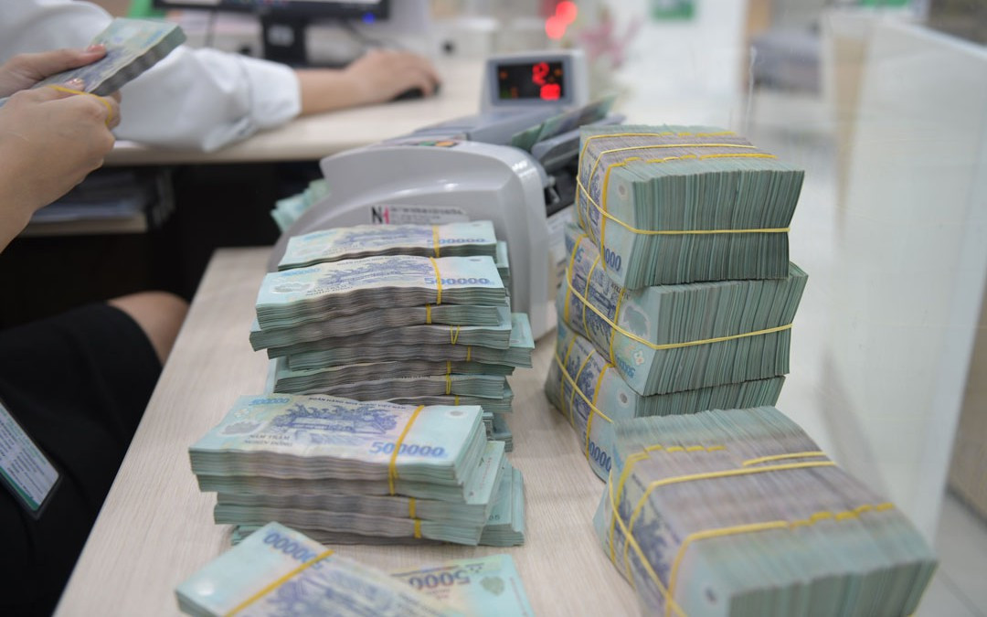 Đến hết tháng 4, tổng vốn đầu tư công giải ngân đạt hơn 15% kế hoạch. Đến hết tháng 4, tổng vốn đầu tư công giải ngân đạt hơn 15% kế hoạch.