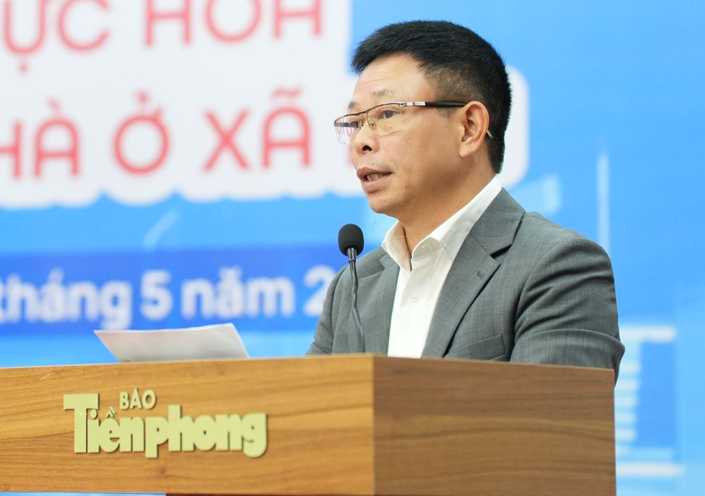 Ông Phùng Công Sưởng - Tổng Biên tập Báo Tiền Phong. Ông Phùng Công Sưởng - Tổng Biên tập Báo Tiền Phong.