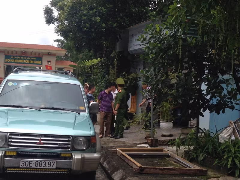 Khám nhà Phó phòng Khảo thí Hà Giang Vũ Trọng Lương ảnh 4