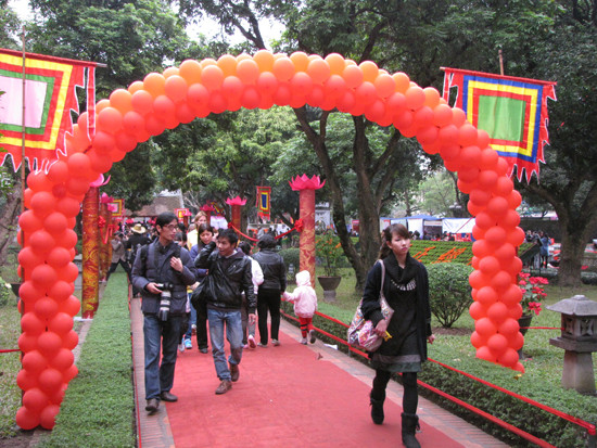 Lối vào Văn Miếu sáng 5 - 2. Lối vào Văn Miếu sáng 5 - 2