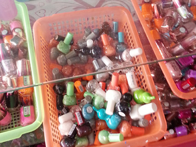 Cần thận trọng với mỹ phẩm không được kiểm định chất lượng, nguồn gốc xuất xứ. Cần thận trọng với mỹ phẩm không được kiểm định chất lượng, nguồn gốc xuất xứ