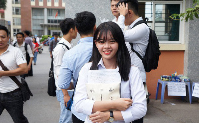 Kết thúc thi tổ hợp KHXH: Thí sinh thở phào vì đề không quá khó ảnh 1