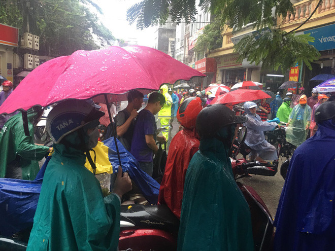 Kết thúc thi tổ hợp KHXH: Thí sinh thở phào vì đề không quá khó ảnh 3