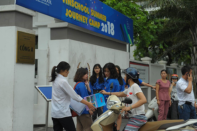 Kết thúc thi tổ hợp KHXH: Thí sinh thở phào vì đề không quá khó ảnh 19