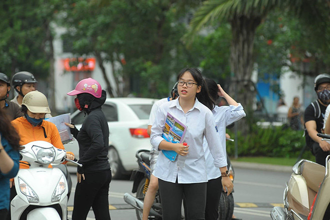 Kết thúc thi tổ hợp KHXH: Thí sinh thở phào vì đề không quá khó ảnh 16