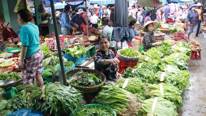 Hàng rau vắng khách