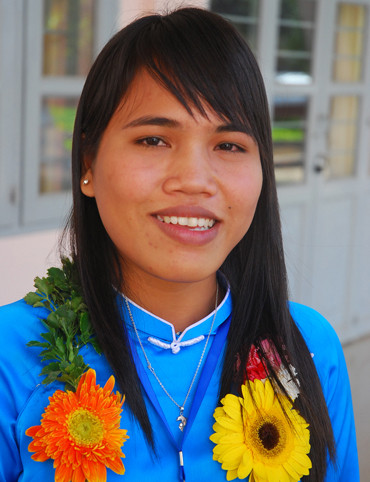 Coor Toàn - cô sinh viên người Kơ Tu xuất sắc tại Đại học Tây nguyên. Ảnh: B.D.