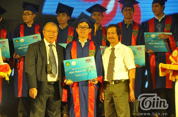 Long là niềm tự hào của Việt Nam nói chung và của Sơn La nói riêng vì “chưa bao giờ tỉnh Sơn La có học sinh đi thi quốc tế, giành giải cao như vậy