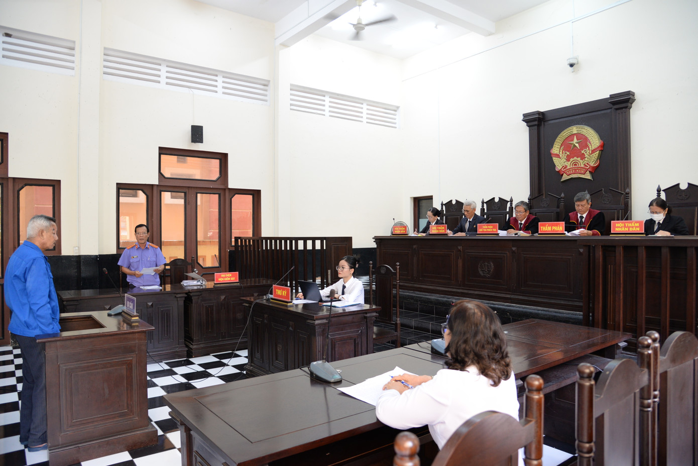 Quang cảnh phiên toà.