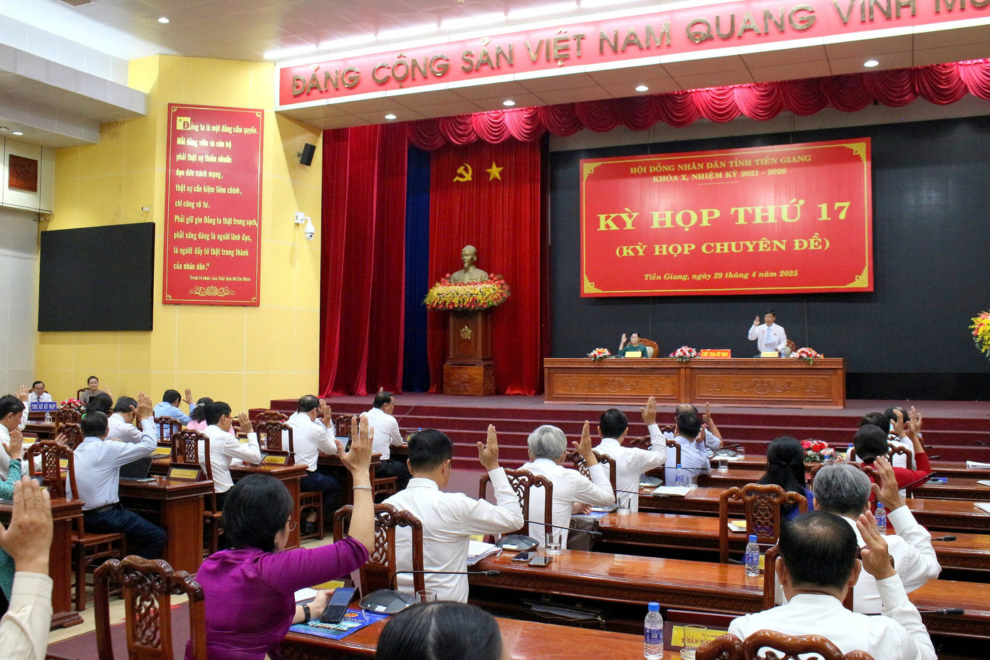 Quang cảnh kỳ họp. Quang cảnh kỳ họp.