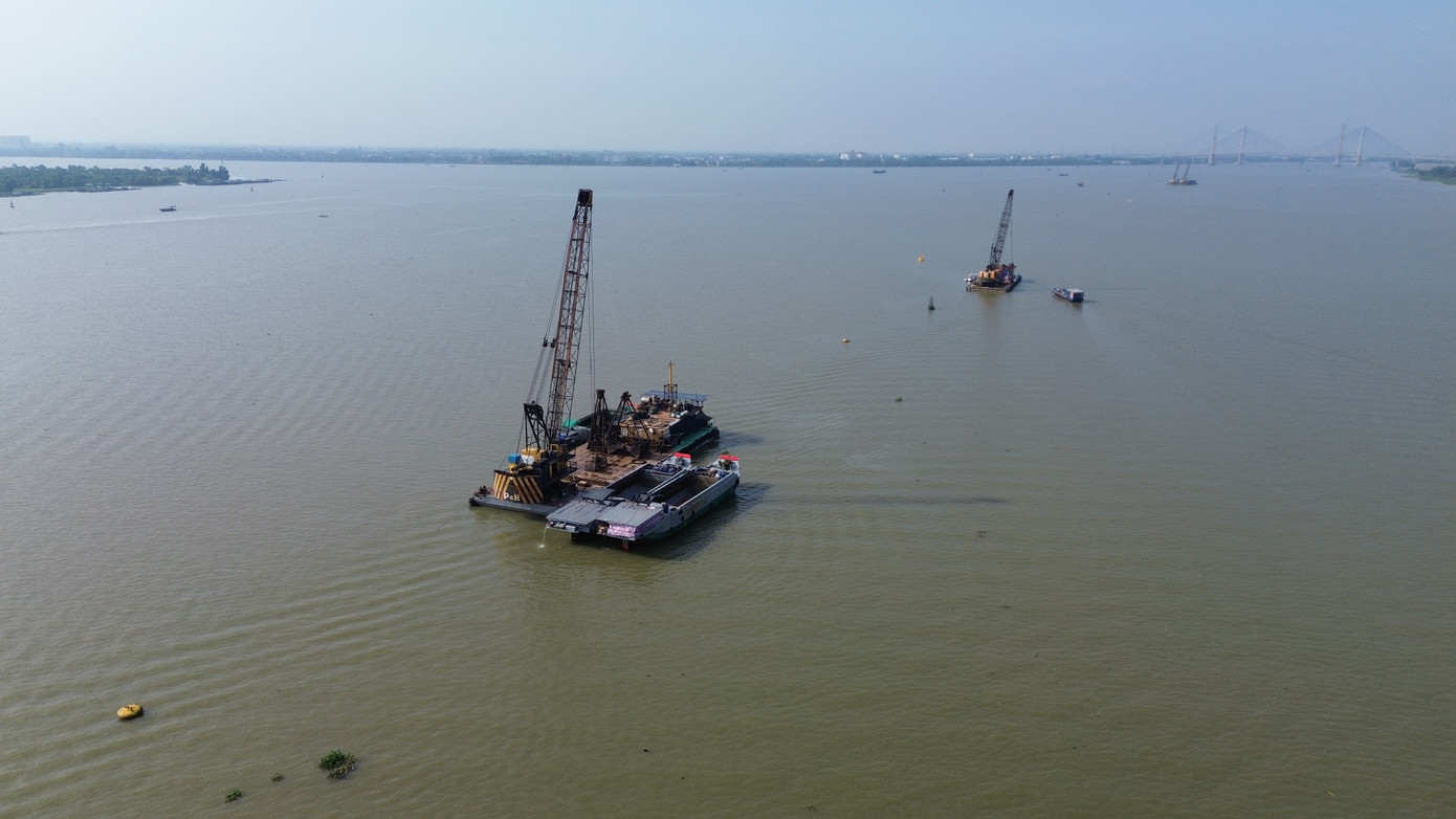 Tiền Giang cấp phép khai thác nhiều mỏ cát cho 5 dự án giao thông trọng điểm quốc gia. Tiền Giang cấp phép khai thác nhiều mỏ cát cho 5 dự án giao thông trọng điểm quốc gia.