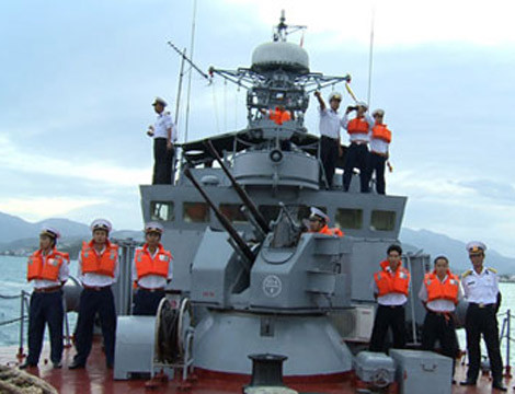 Pháo phòng không 2 nòng 25mm trang bị trên tàu phóng lôi lớp Shershen có thể tiêu diệt mục tiêu ở cự ly 2.400-2.800m, độ cao 1.700m, tốc độ bắn 450 phát/phút