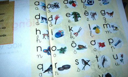 Cần để trẻ được học những dòng chữ đầu đời đúng với tuổi, tâm sinh lý.. Cần để trẻ được học những dòng chữ đầu đời đúng với tuổi, tâm sinh lý.