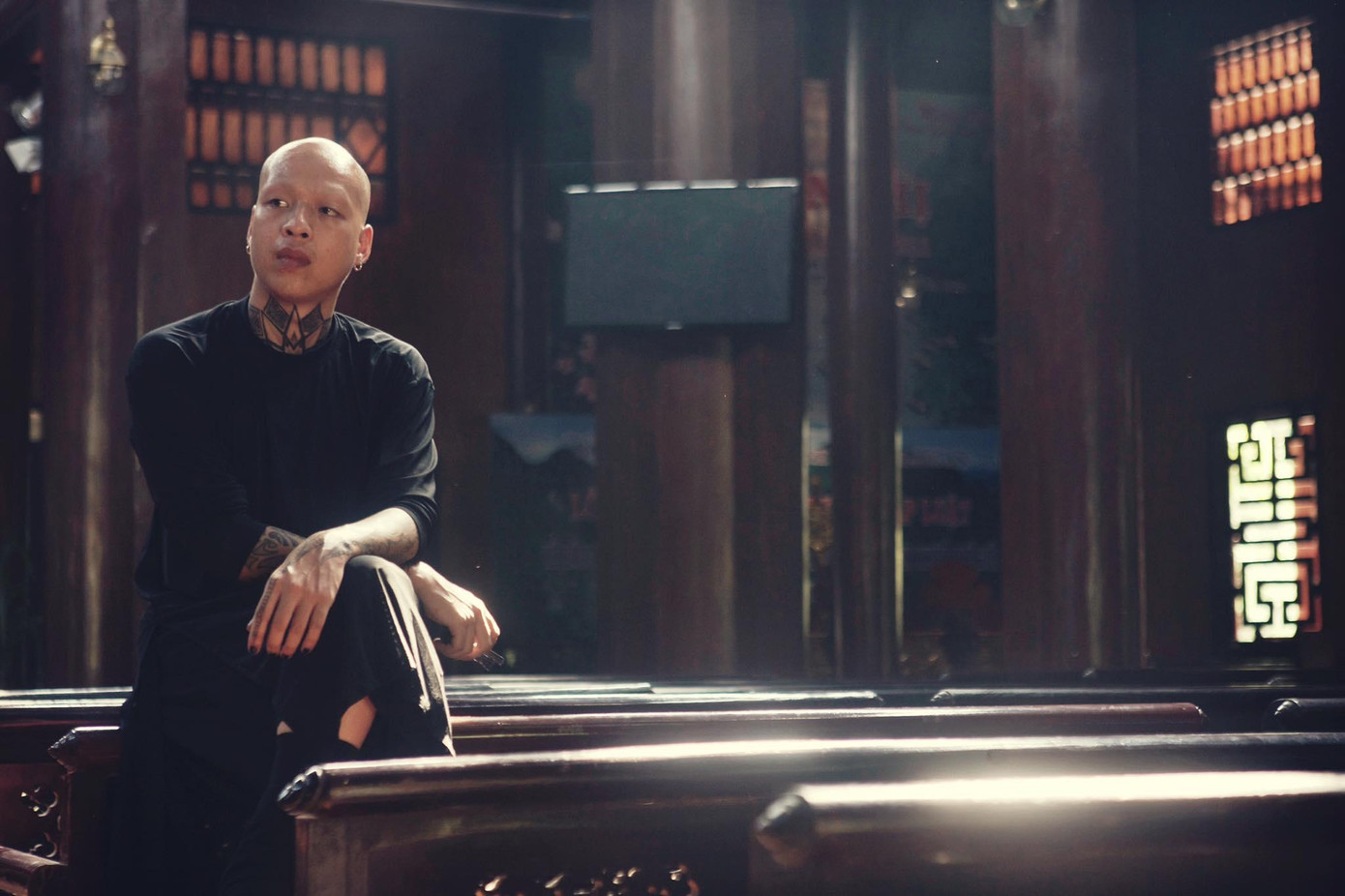 Duy Thành kiệm lời, muốn khán giả cảm nhận được thông điệp thông qua ngôn ngữ hình thể Duy Thành kiệm lời, muốn khán giả cảm nhận được thông điệp thông qua ngôn ngữ hình thể