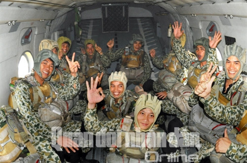 Niềm vui trước giờ "xuất trận". . Niềm vui trước giờ