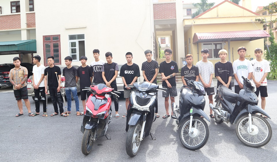 Nhóm đối tượng tại cơ quan Công an. Ảnh: Lê Phượng. Nhóm đối tượng tại cơ quan Công an. Ảnh: Lê Phượng.