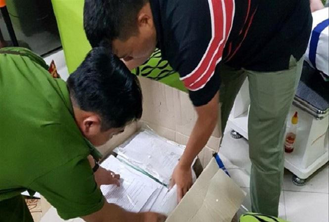 Cơ quan điều tra thu thập tài liệu liên quan đến vụ án. Cơ quan điều tra thu thập tài liệu liên quan đến vụ án.