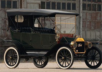 Model T bị khai tử năm 1927 sau khi đã trở nên lỗi thời so với các đàn em khác