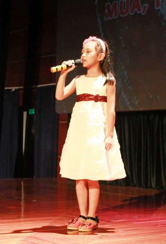 Bé Chúc Anh biểu diễn đơn ca – Ước mơ thần tiên