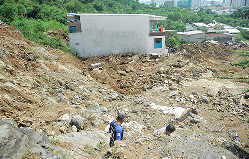 Hồ nước vỡ trong vụ sạt lở ở Nha Trang thi công trái phép ảnh 2