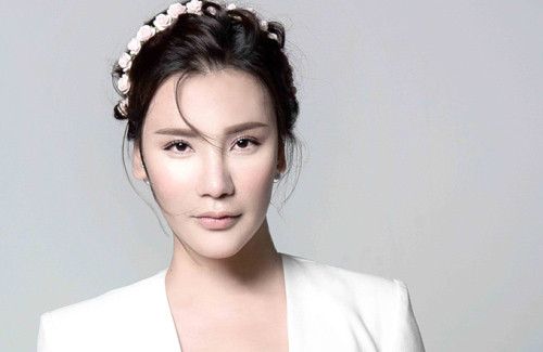 'Soi' nhan sắc Hồ Quỳnh Hương thuở mới bước chân vào showbiz ảnh 8