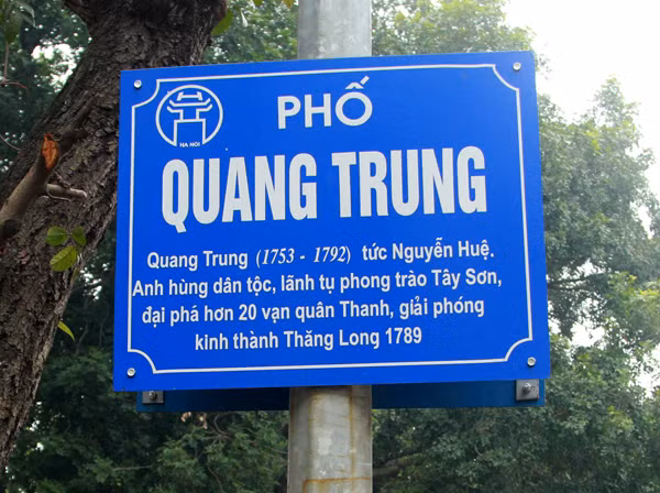 Những dòng ngắn gọn này giúp hiểu thêm về lịch sử dân tộc và công trạng của các vị danh nhân