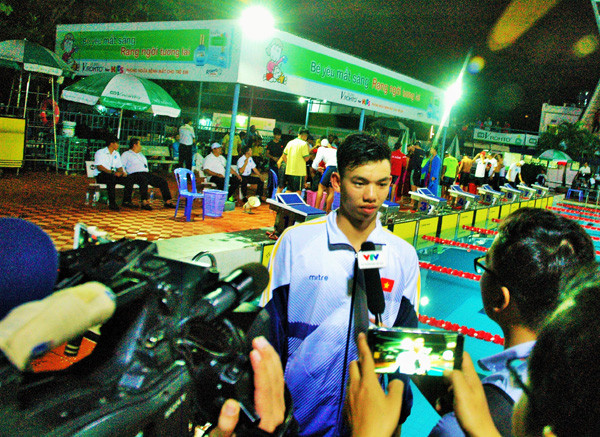 Thực hư việc kình ngư Huy Hoàng nhận thưởng Tết bằng... hoa ảnh 1