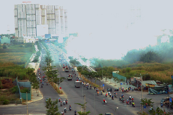 TPHCM: Liên tục cháy cánh đồng giữa khu dân cư quận 7 ảnh 1