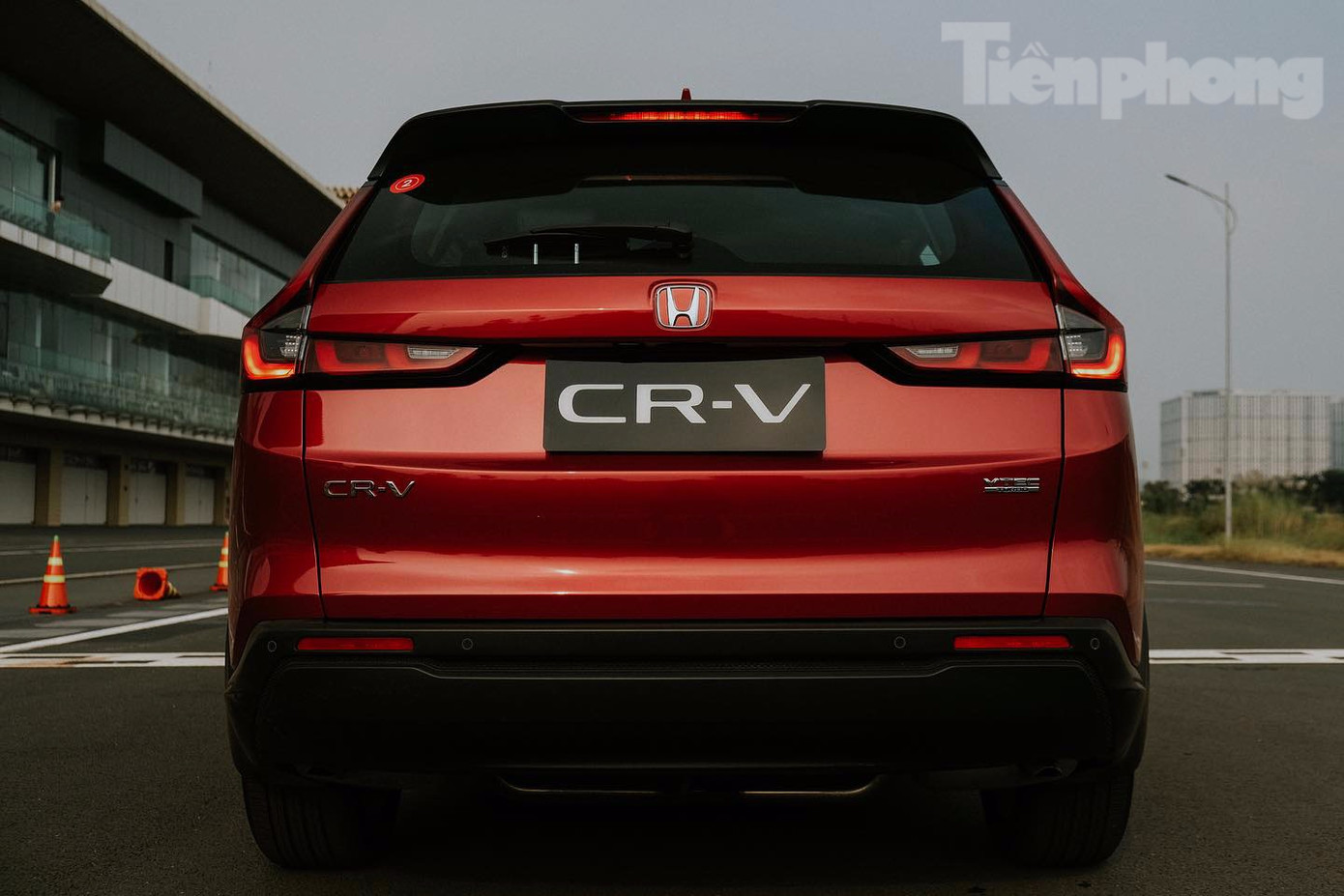 Honda CR-V có phần đuôi xe thay đổi ở phiên bản mới (Ảnh: Trần Đình).