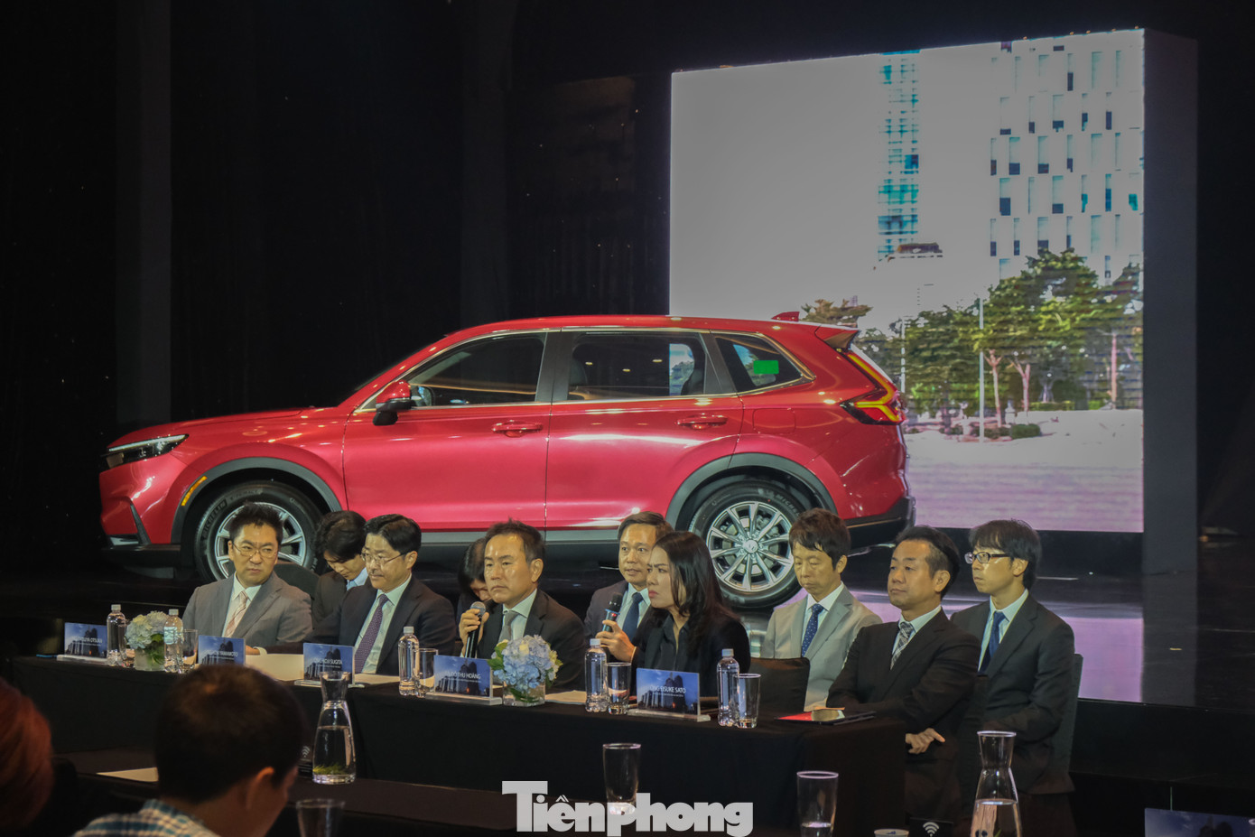 Đại diện Honda Việt Nam hứa hẹn sẽ tung thêm nhiều mẫu xe hybrid tại thị trường trong những năm tới. Đại diện Honda Việt Nam hứa hẹn sẽ tung thêm nhiều mẫu xe hybrid tại thị trường trong những năm tới.