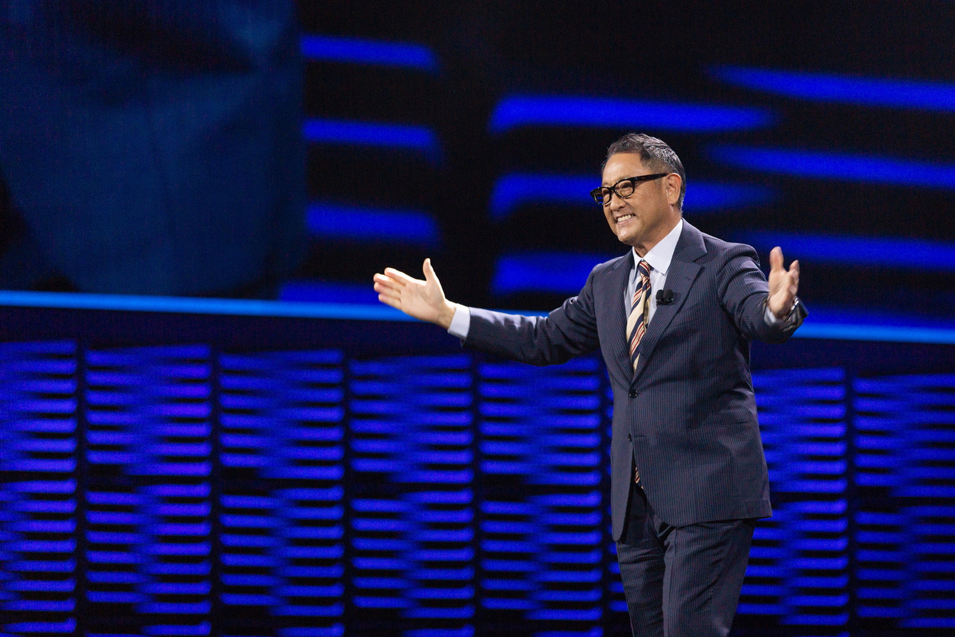 Akio Toyoda có những phát biểu phù hợp với thực tế của thị trường xe điện. Akio Toyoda có những phát biểu phù hợp với thực tế của thị trường xe điện.