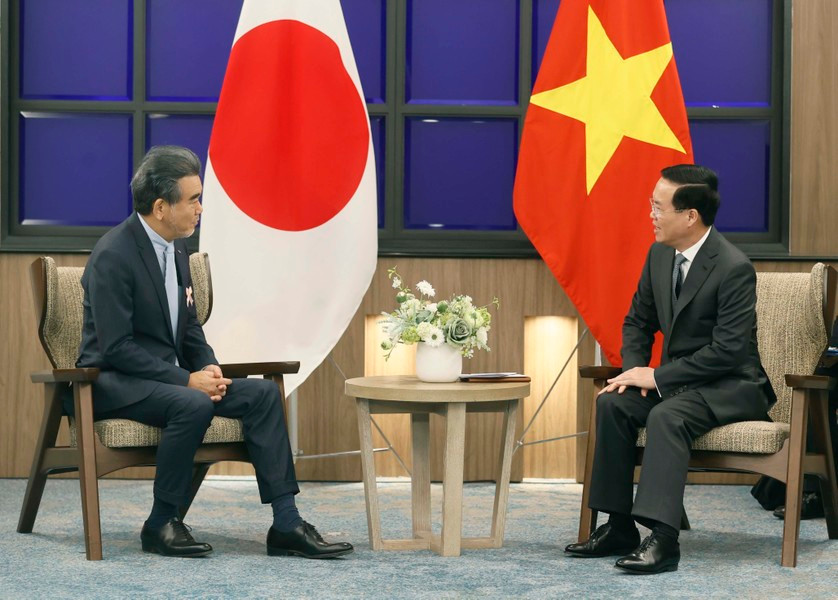 Chủ tịch nước Võ Văn Thưởng tiếp Giáo sư Mitsuo Ochi, Hiệu trưởng Trường Đại học Hiroshima. (Ảnh: Thống Nhất/TTXVN).