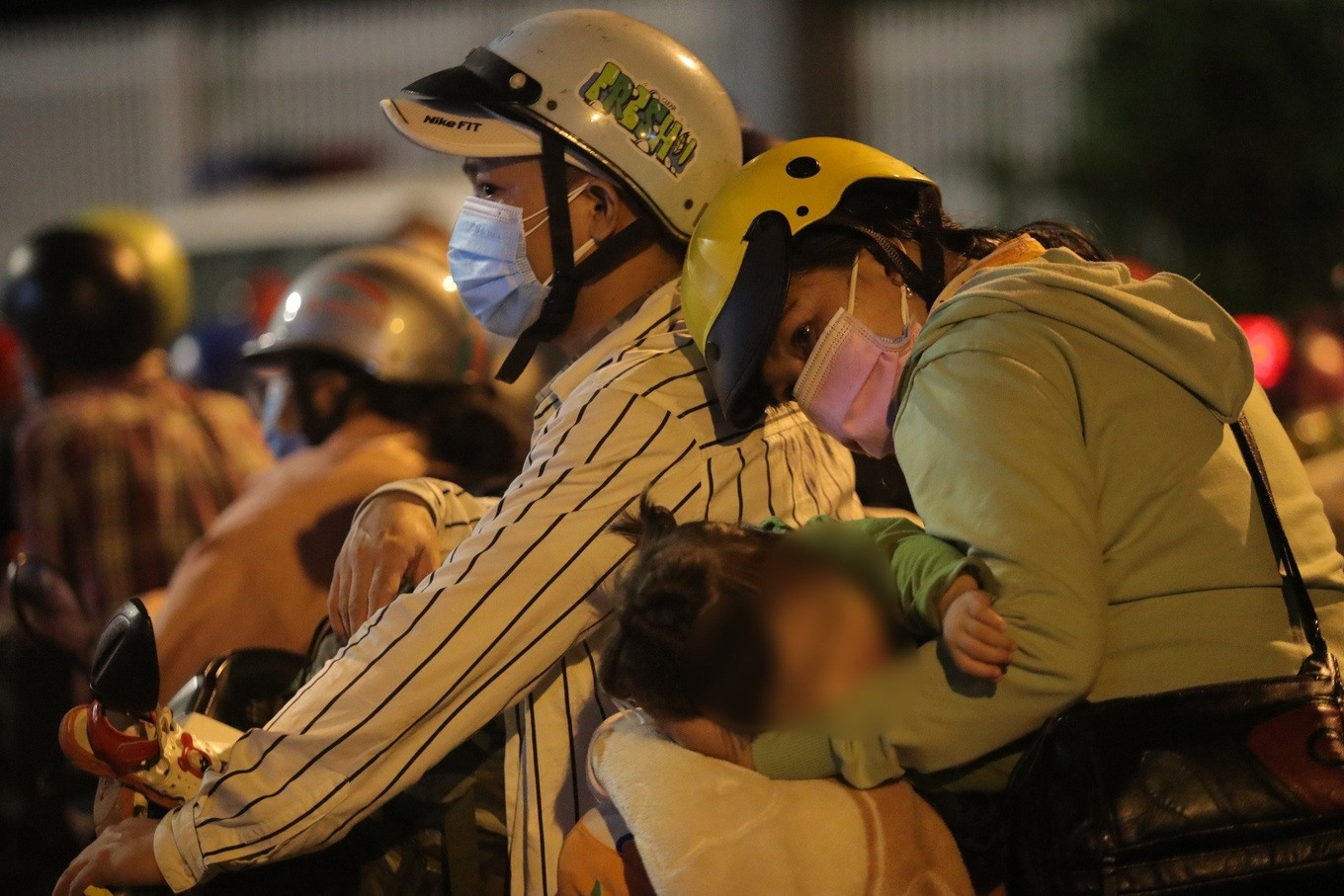 Sau thời gian giãn cách vì Covid-19, nhiều công nhân nghỉ việc, rời TPHCM rồi 1 năm sau quay lại rút BHXH một lần (Ảnh minh họa: Hải Long).