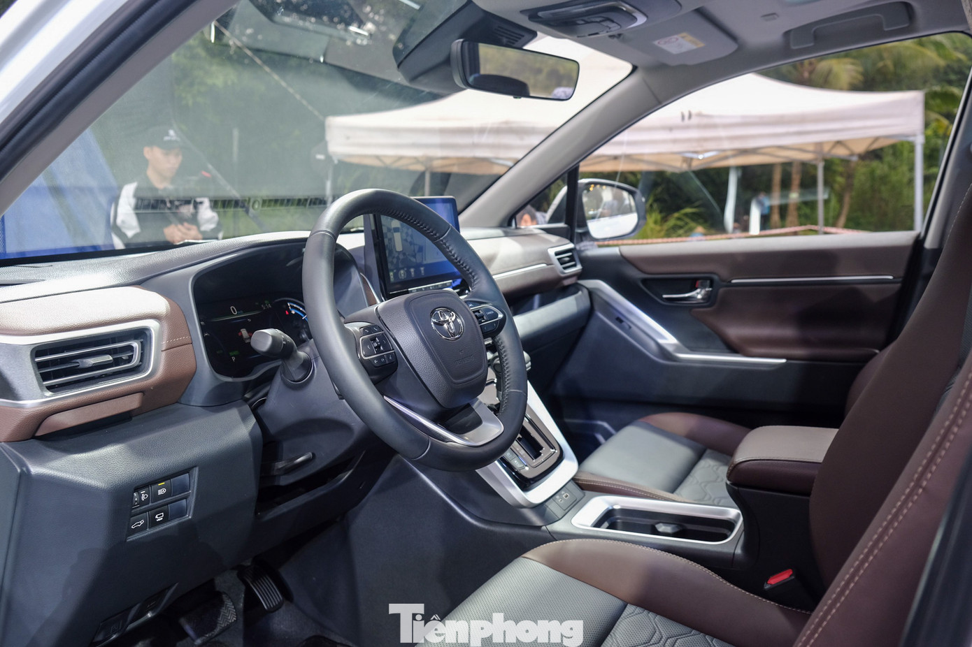 Phiên bản cao cấp được trang bị các tính năng an toàn chủ động. Phiên bản cao cấp được trang bị các tính năng an toàn chủ động.