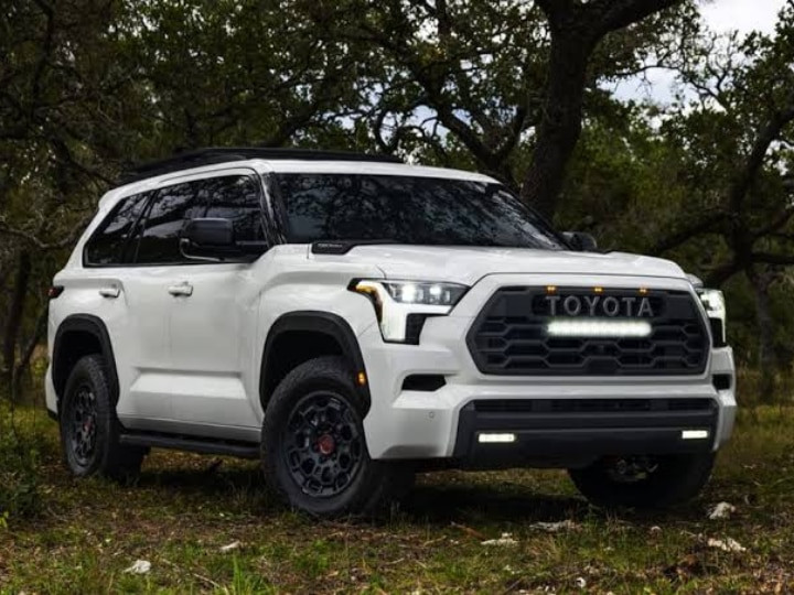 Phiên bản lai điện của Fortuner có thể được phân phối tại nhiều thị trường trong năm tới. Phiên bản lai điện của Fortuner có thể được phân phối tại nhiều thị trường trong năm tới.