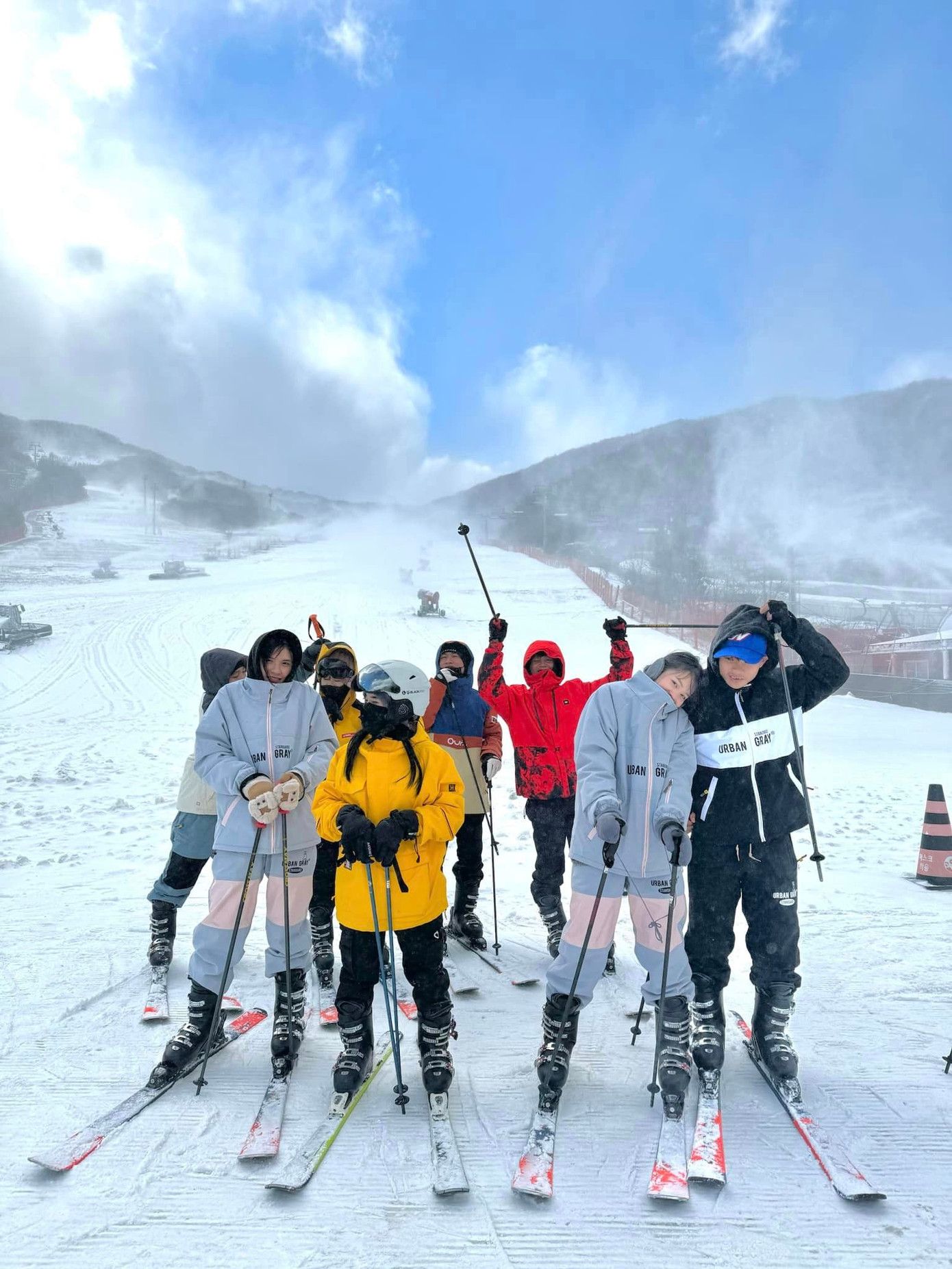 Bộ môn trượt tuyết đòi hỏi sự kiên nhẫn của du khách. Ảnh: Hiền Hoàng.