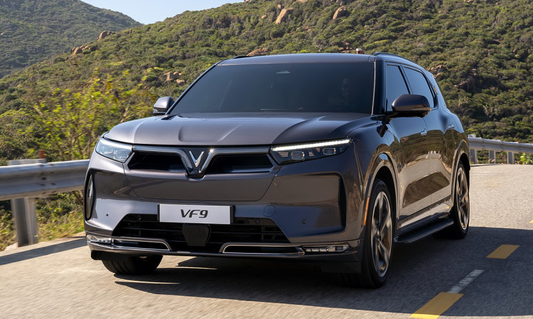 VinFast VF9 được nhận định là mẫu xe dẫn đầu xu thế hiện nay. VinFast VF9 được nhận định là mẫu xe dẫn đầu xu thế hiện nay.