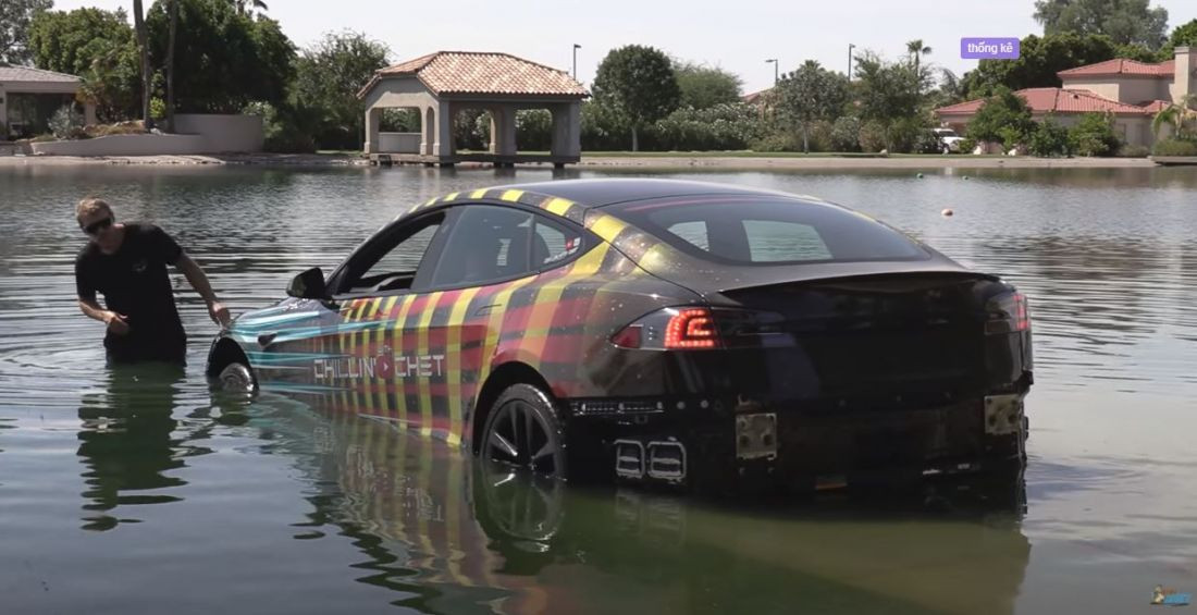 Nước đọng trong pin tiềm ẩn nguy cơ đoản mạch. Nước đọng trong pin tiềm ẩn nguy cơ đoản mạch.