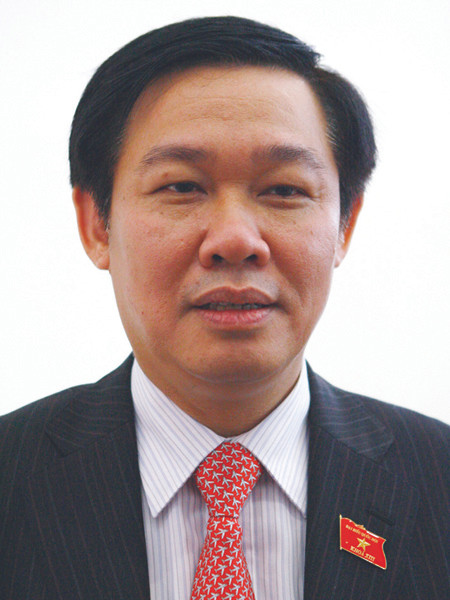 Bộ trưởng Tài chính Vương Đình Huệ (54 tuổi), quê Nghệ An, GS.TS (kinh tế), Ủy viên Trung ương Đảng. Bộ trưởng Tài chính Vương Đình Huệ (54 tuổi), quê Nghệ An, GS.TS (kinh tế), Ủy viên Trung ương Đảng