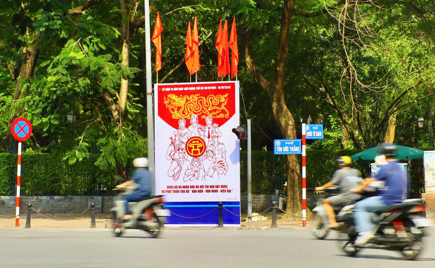 Chào mừng kỷ niệm 70 năm Ngày Giải phóng Thủ đô (10/10/1954-10/10/2024) nhiều tuyến phố, địa điểm công cộng tại Hà Nội được trang hoàng rực rỡ. Bên cạnh đó là các hoạt động văn hóa, văn nghệ, thể thao, triển lãm, hội thảo cấp Quốc gia...