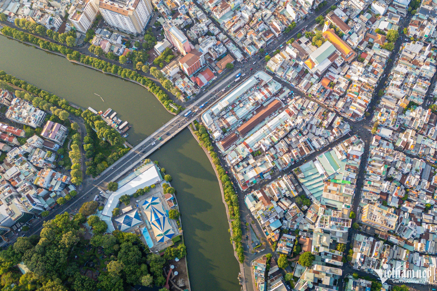 Vừa qua, Chi cục Thuế quận 1 thông báo khoản nợ thuế của Công ty TNHH MTV Thảo Cầm Viên Sài Gòn tính đến ngày 31/10 đã vượt 846 tỷ đồng. Trong đó, 787 tỷ đồng là số tiền nợ thuế quá hạn phải thực hiện cưỡng chế.