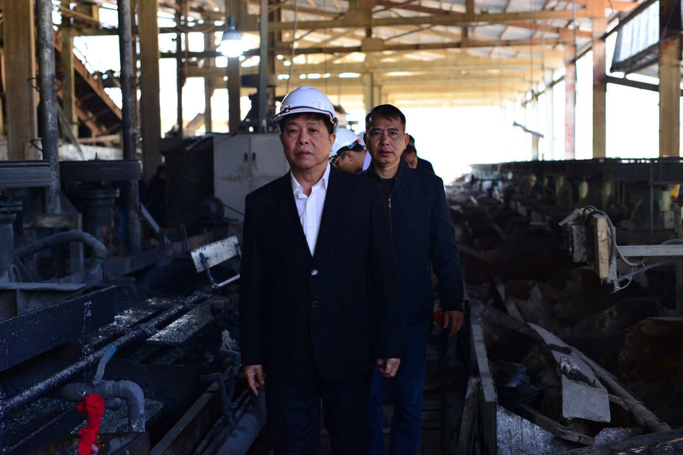 Ông Bùi Thanh Hà, Chủ tịch HĐQT VMPCo kiểm tra nhà máy sau lễ ra quân