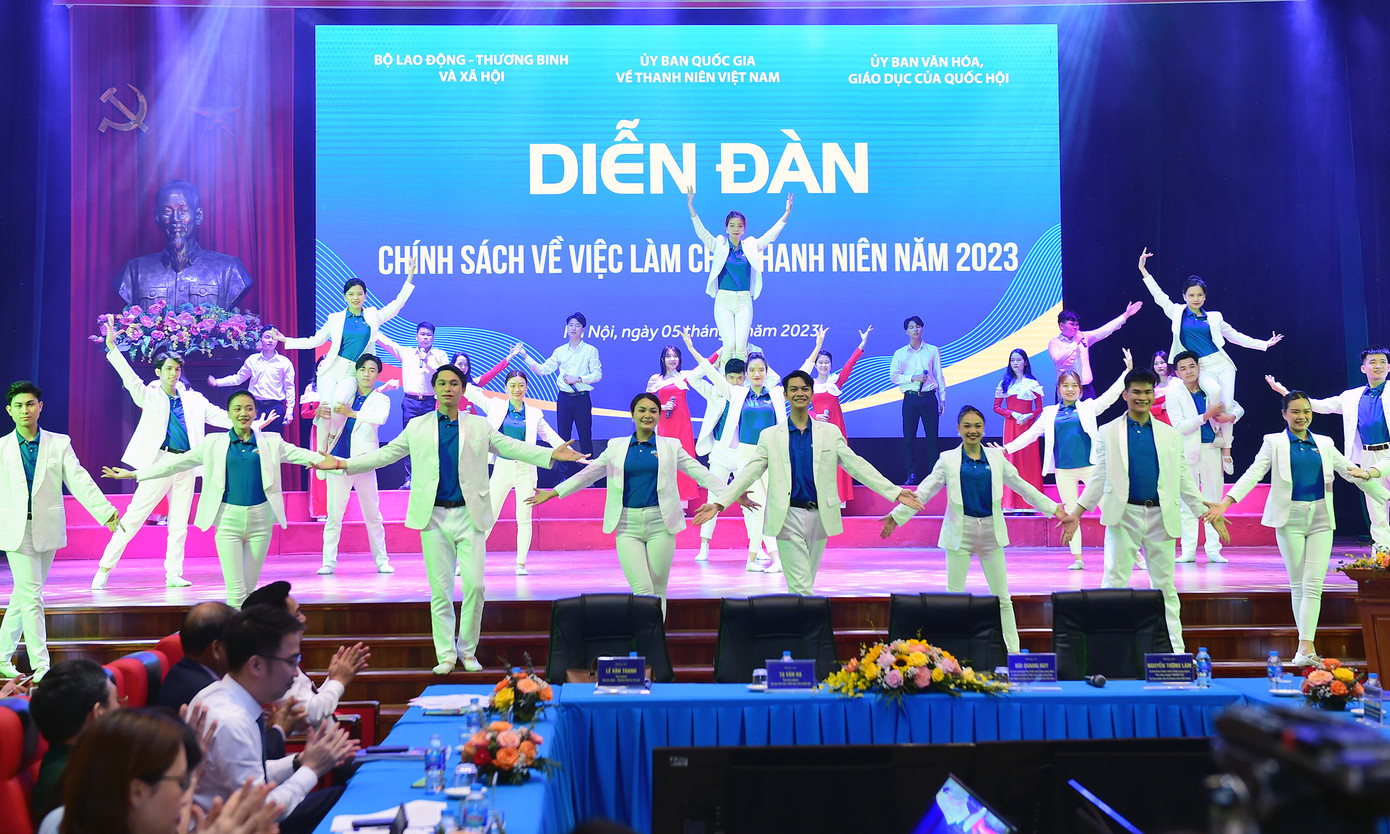 Ngày 5/5, Ủy ban Quốc gia về thanh niên Việt Nam phối hợp với Ủy ban Văn hóa, Giáo dục của Quốc hội, Bộ Lao động Thương binh và Xã hội, Trung ương Đoàn tổ chức Diễn đàn Chính sách về việc làm cho thanh niên năm 2023 với chủ đề “Chính sách việc làm cho thanh niên”.