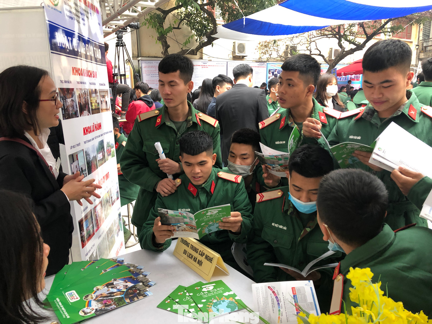 Diễn đàn thông tin chủ trương, chính sách của Đảng, Nhà nước về việc làm cho thanh niên. Ảnh: Xuân Tùng Diễn đàn thông tin chủ trương, chính sách của Đảng, Nhà nước về việc làm cho thanh niên. Ảnh: Xuân Tùng